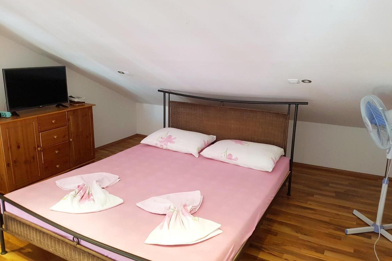 Apartments By The Sea Gradac, Makarska - 6661 Градац Екстериор снимка