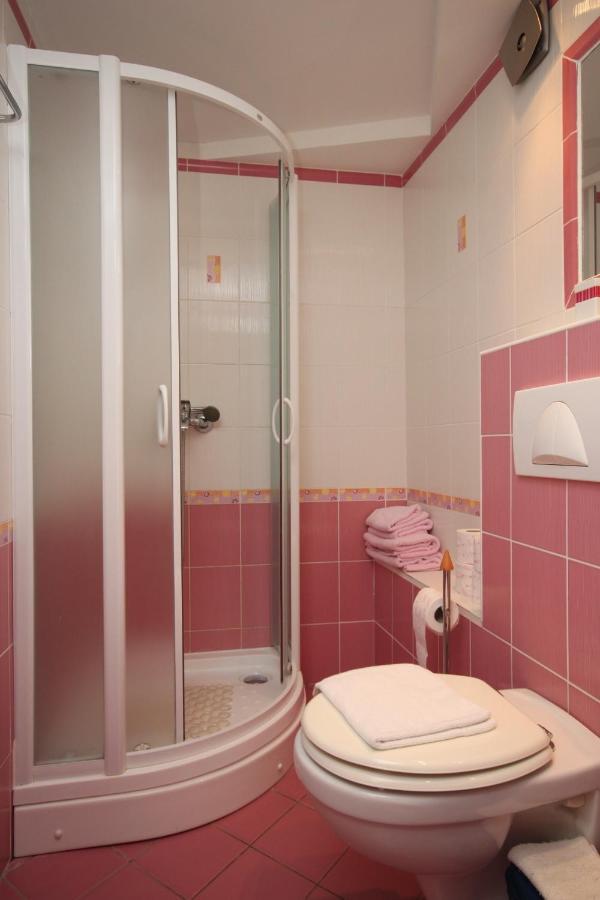 Apartments By The Sea Gradac, Makarska - 6661 Градац Екстериор снимка
